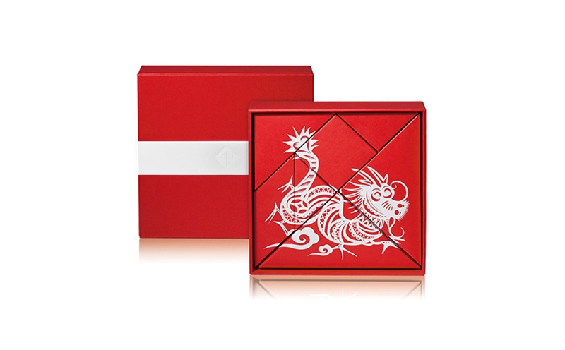 傳統游戲龍七巧板新年禮品包裝設計